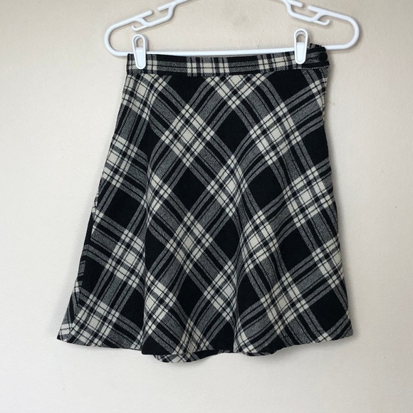 Compagnie Internationale EXPRESS Plaid Skirt 5|6 - Picture 1 of 7